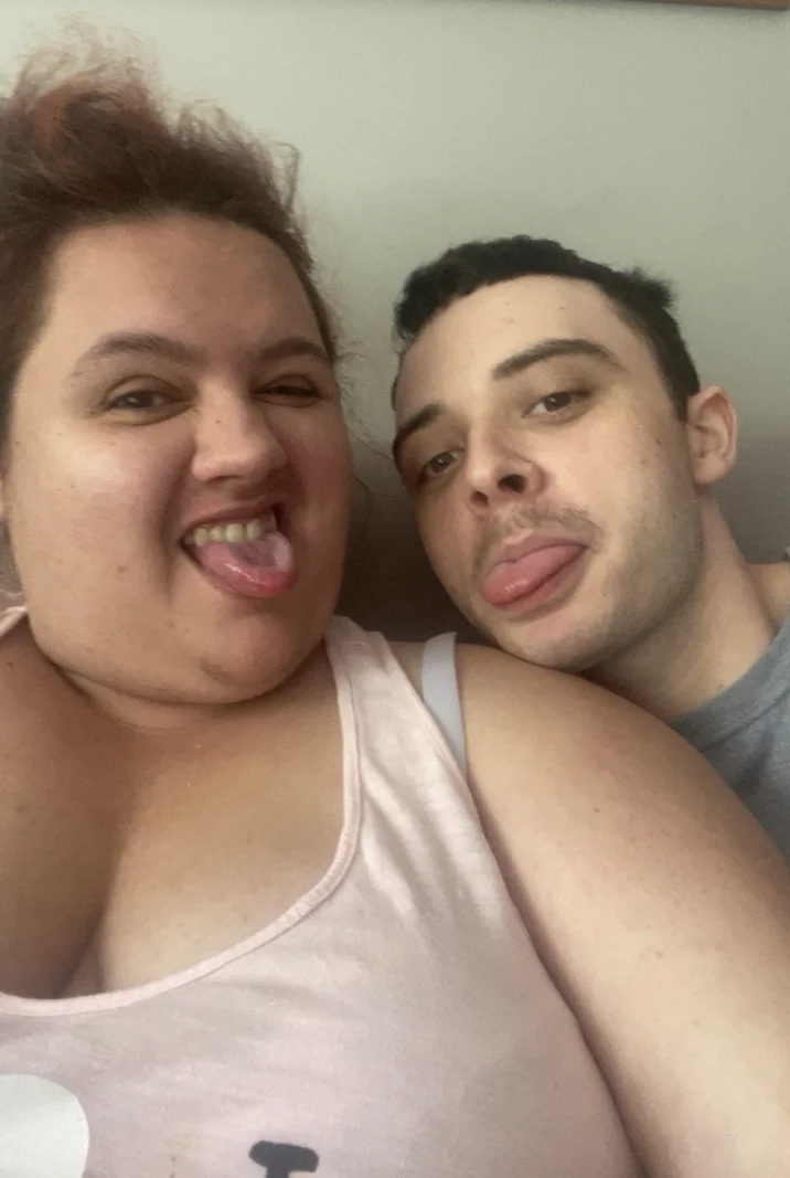 Aloralynnsavasta3S Who Has The Best Girlfriend Ever Tiktok — A 2025 photograph of Jason and Alora, the couple from the viral "Who Has the Best Girlfriend