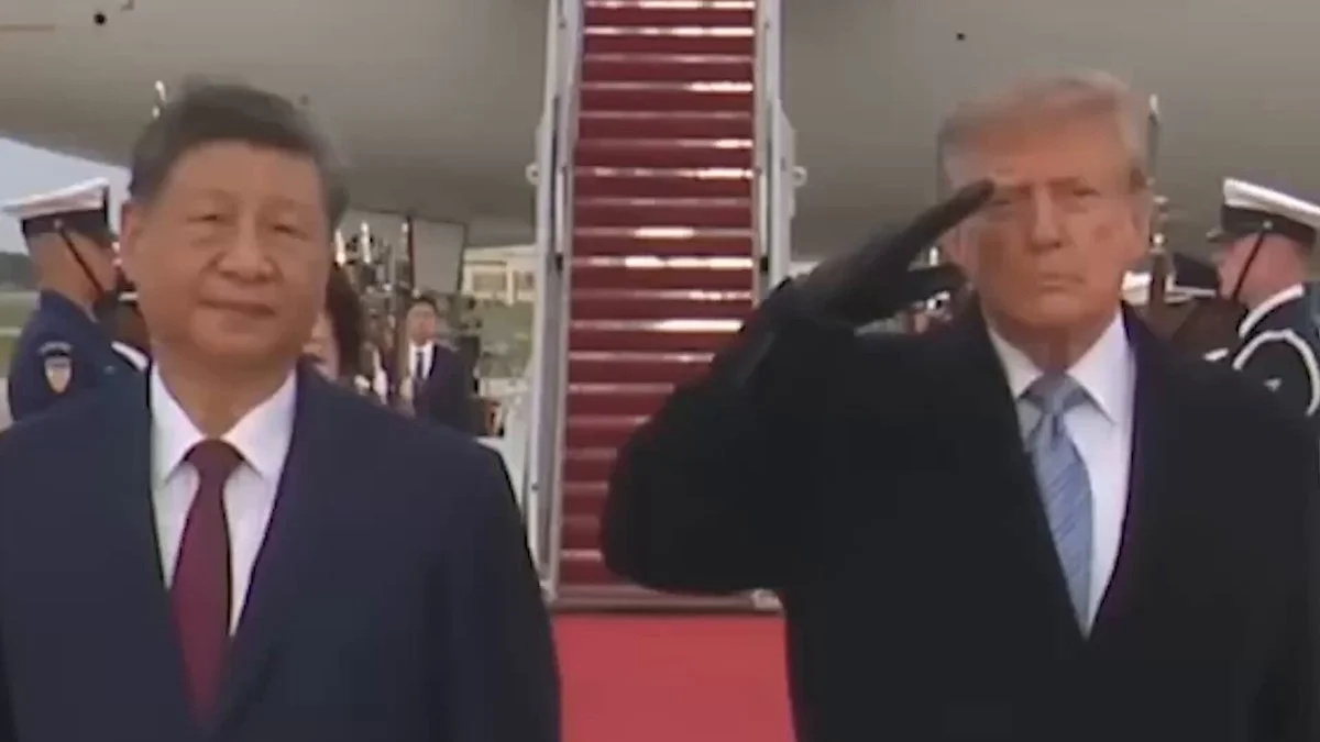 Donald Trump Flinches Beside Xi Jinping