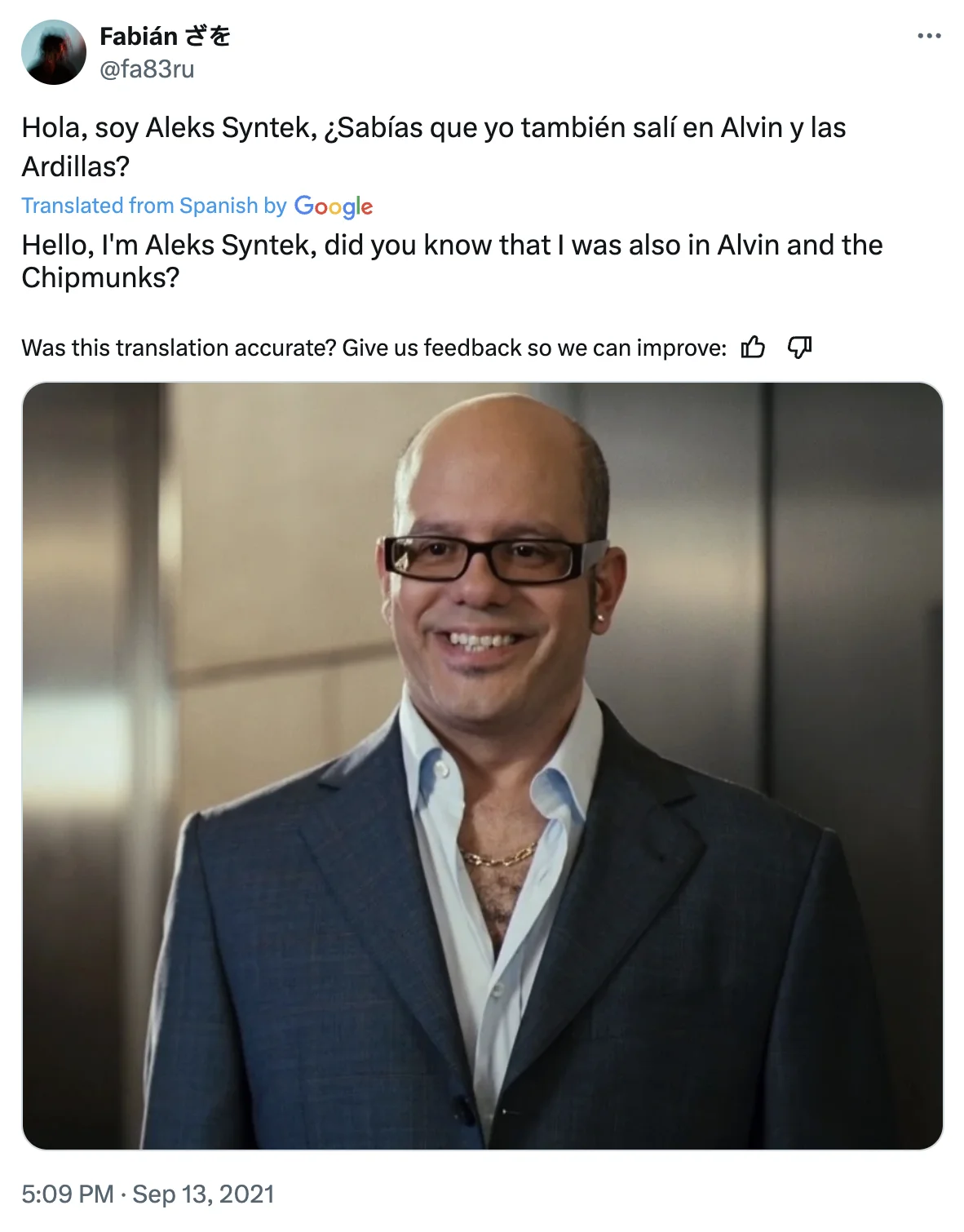 Spanish tweet joking Ian Hawke is actually Aleks Syntek from Alvin and the Chipmunks
