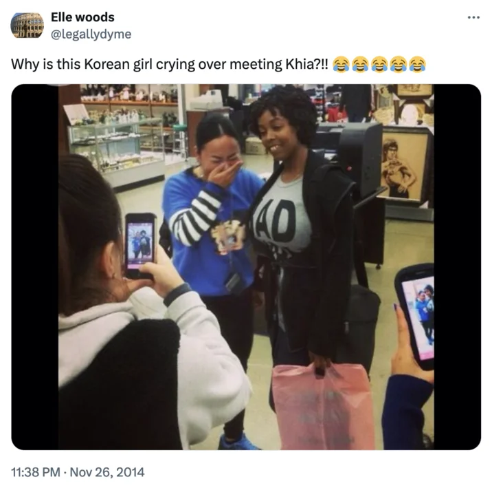 Tweet from @legallydyme asking why a Korean girl is crying over meeting Khia, with the viral fan meet-and-greet image.