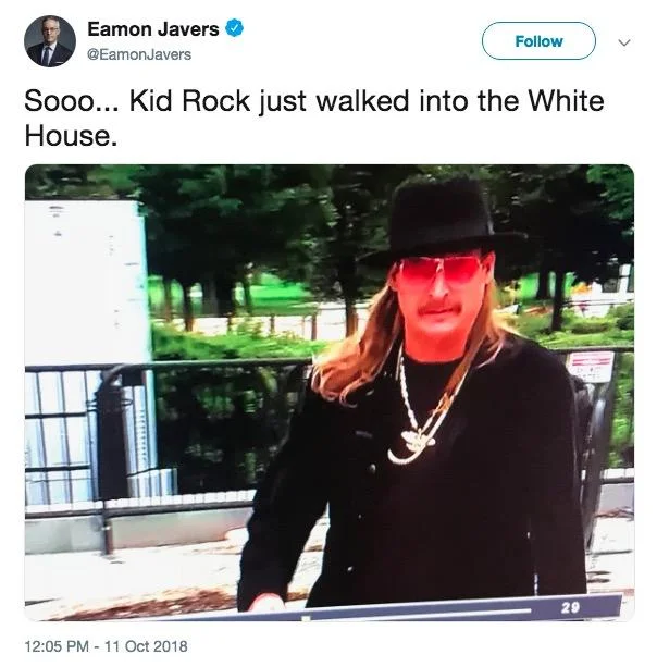 Eamon Javers tweet screenshot of Kid Rock arriving at the White House in fedora and red sunglasses