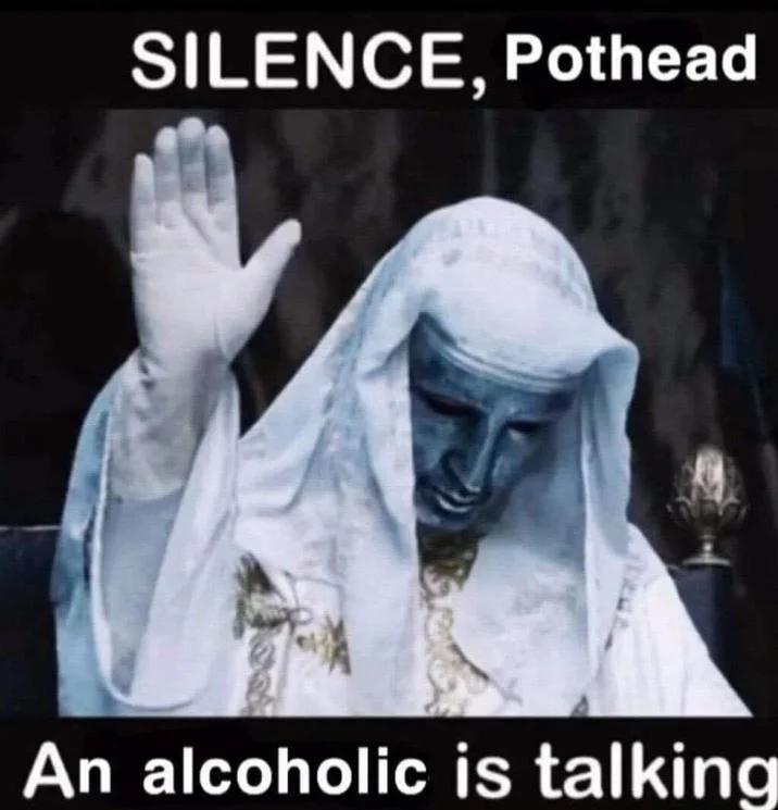 King Baldwin IV Hand Raise — Animated GIF of King Baldwin IV in silver mask raising his hand while reading
