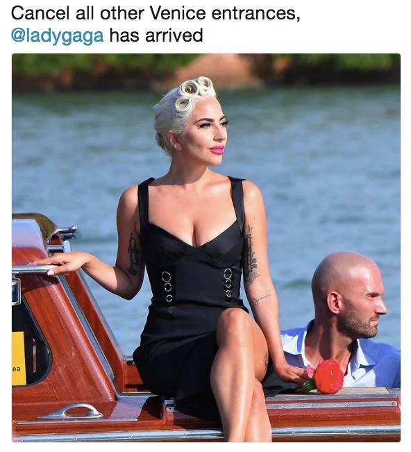 Tweet screenshot of Lady Gaga arriving in Venice on a boat