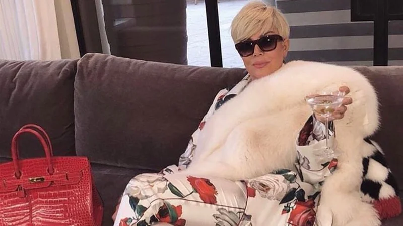 Platinum Blonde Kris Jenner — Kris Jenner with platinum blonde hair