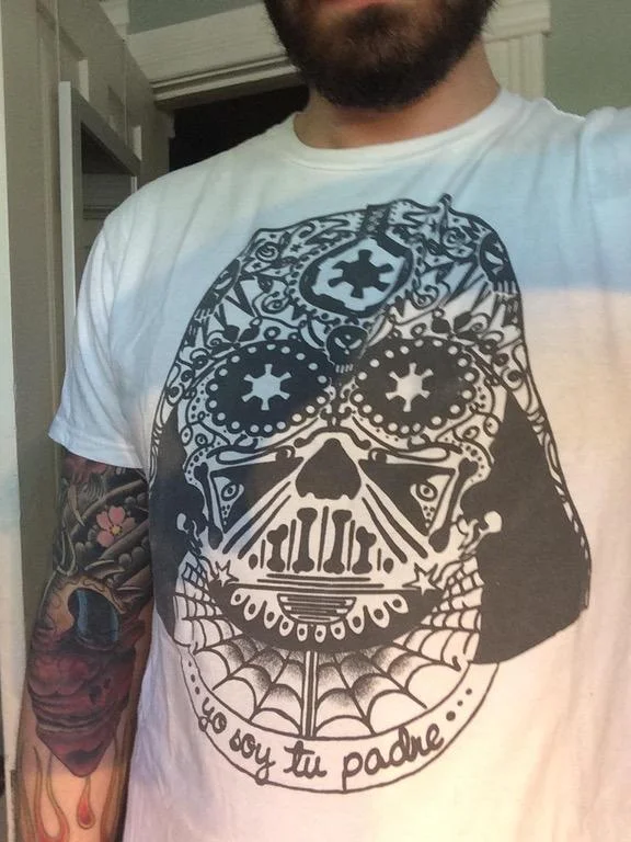 Revenge of the Fifth — Man wearing t-shirt with sugar skull Darth Vader saying 'yo soy tu padre'