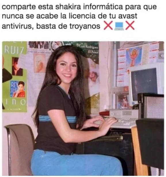 Shakira On The Computer — Shakira computer meme with Spanish caption about Avast antivirus license