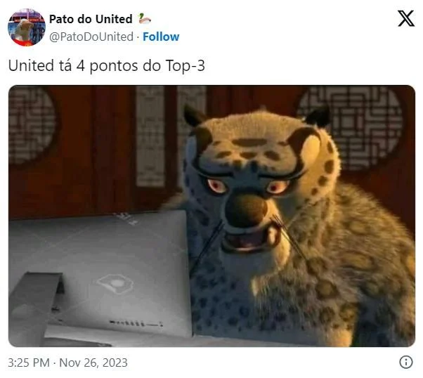 Tai Lung Looking At Computer — Manchester United fan tweet in Portuguese using the Tai Lung meme