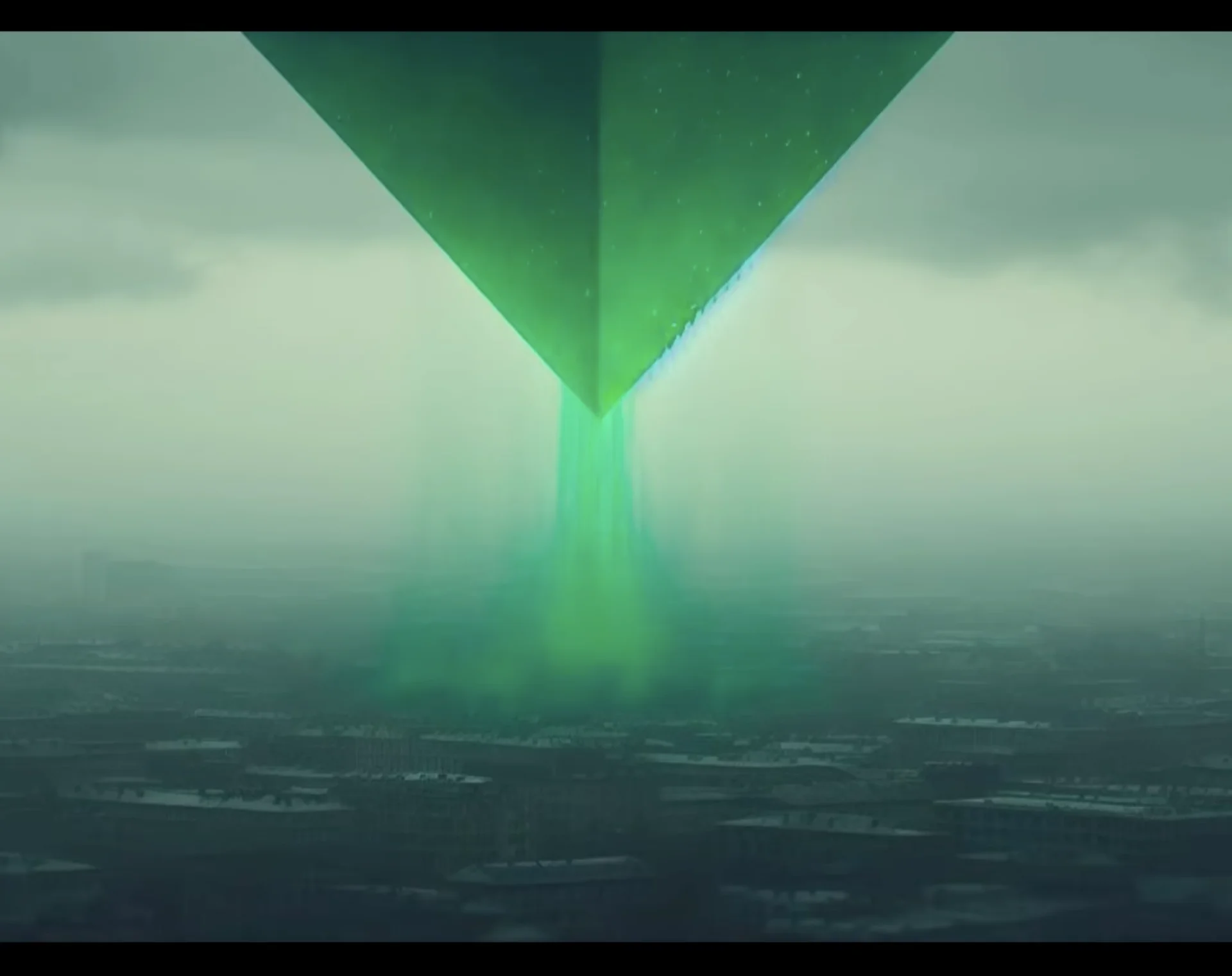 The Idol of Eirræbœ — Bright green inverted pyramid emitting a glowing beam onto a foggy city