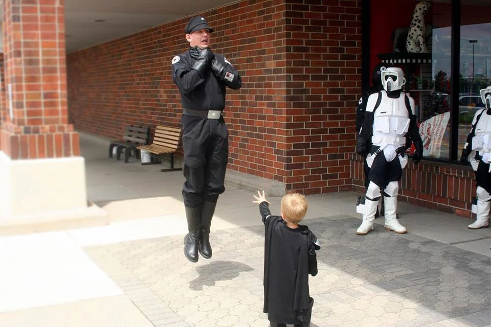 Vadering — Row of uniformed trainees Vadered simultaneously by instructor