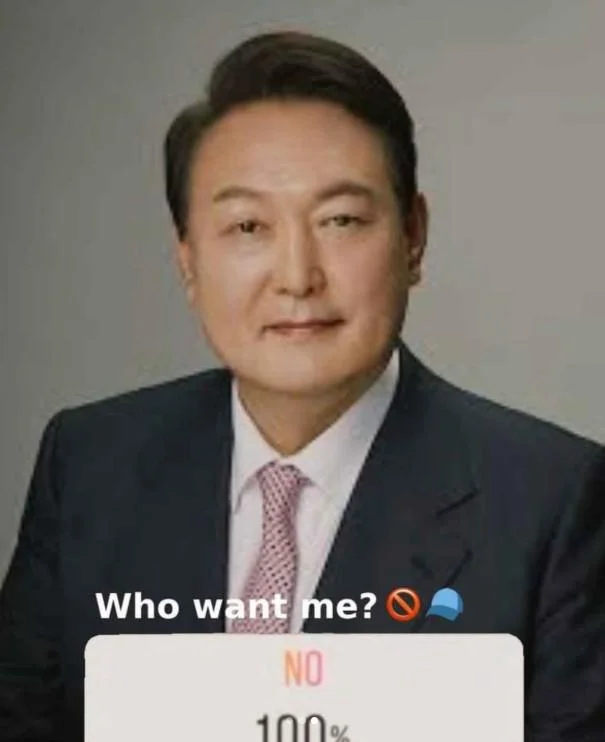 Formal portrait of Yoon Suk Yeol with Who want me NO 100 poll sticker